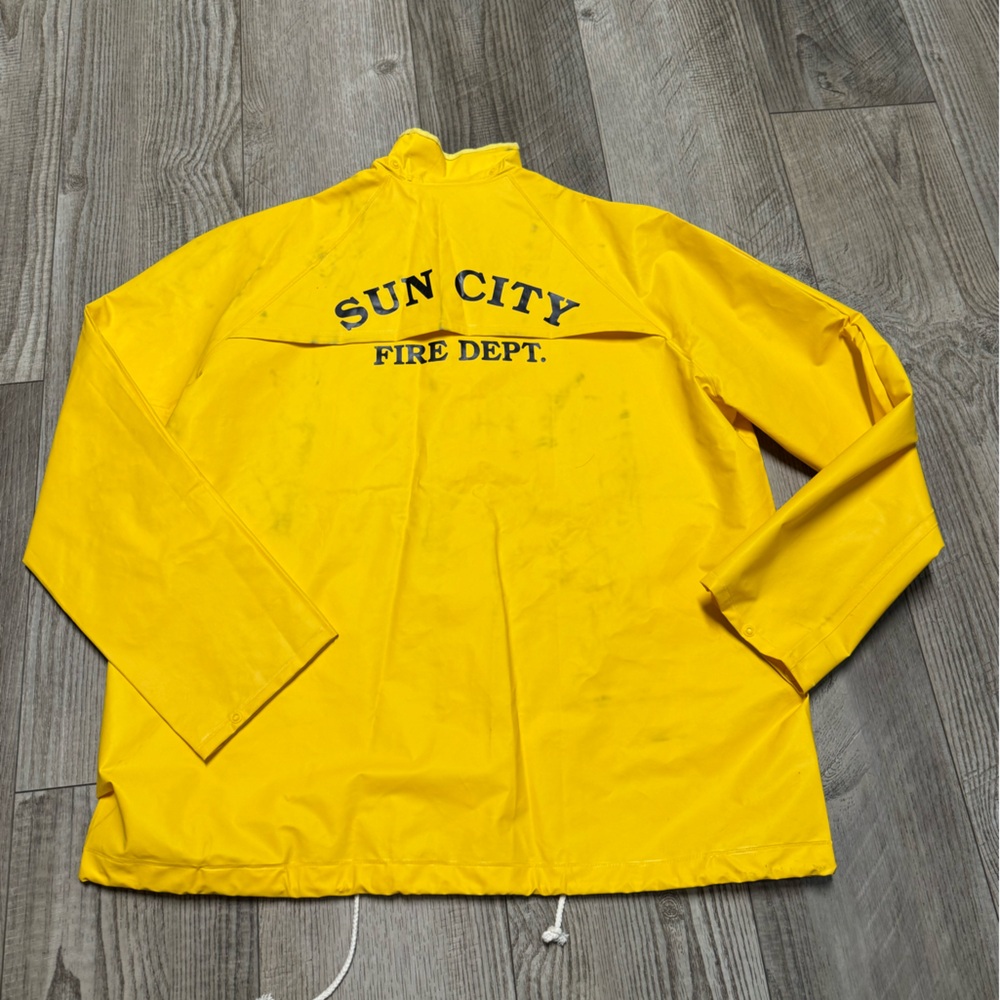 Vintage Fire Department Sun City bright yellow rain coat Large jacket